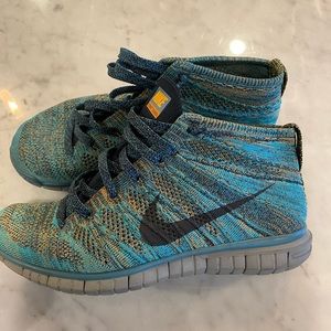 Nike flyknit chukka size 8